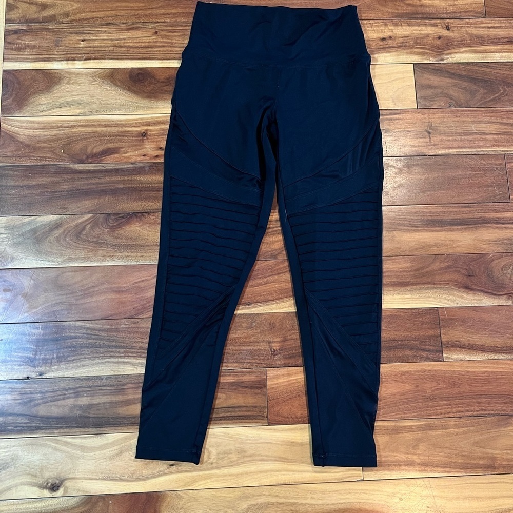 Aerie Medium Black Moto Cropped Capri Leggings Workout Biker Athleisure Casual - Picture 3 of 10